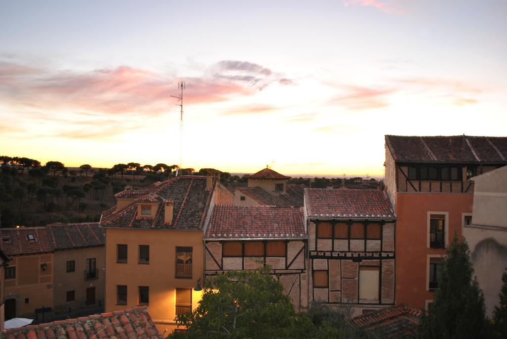 Hospedaje La Juderia Segovia Bagian luar foto